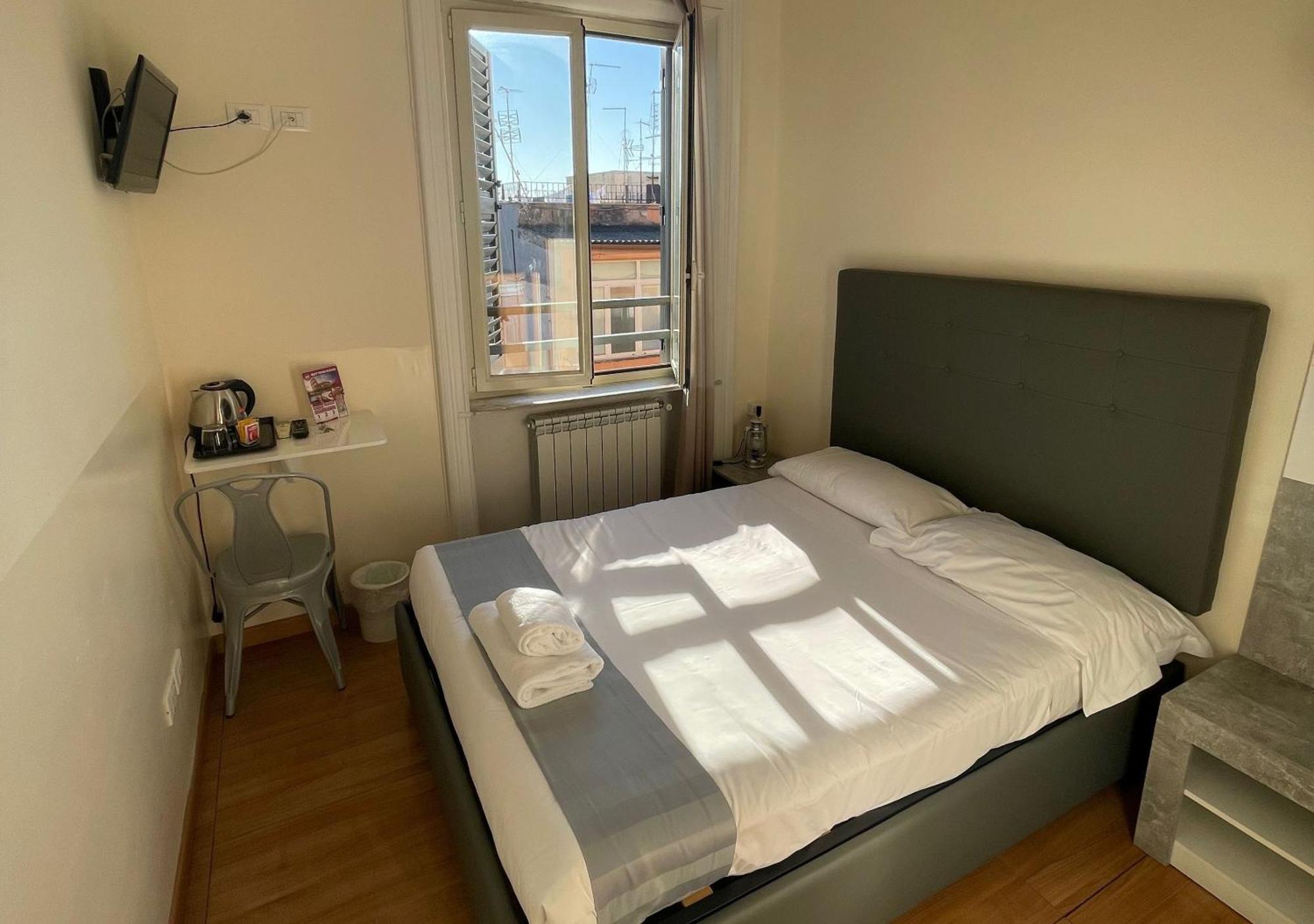 Bon Ton Design Rooms By Dot Suites Rome