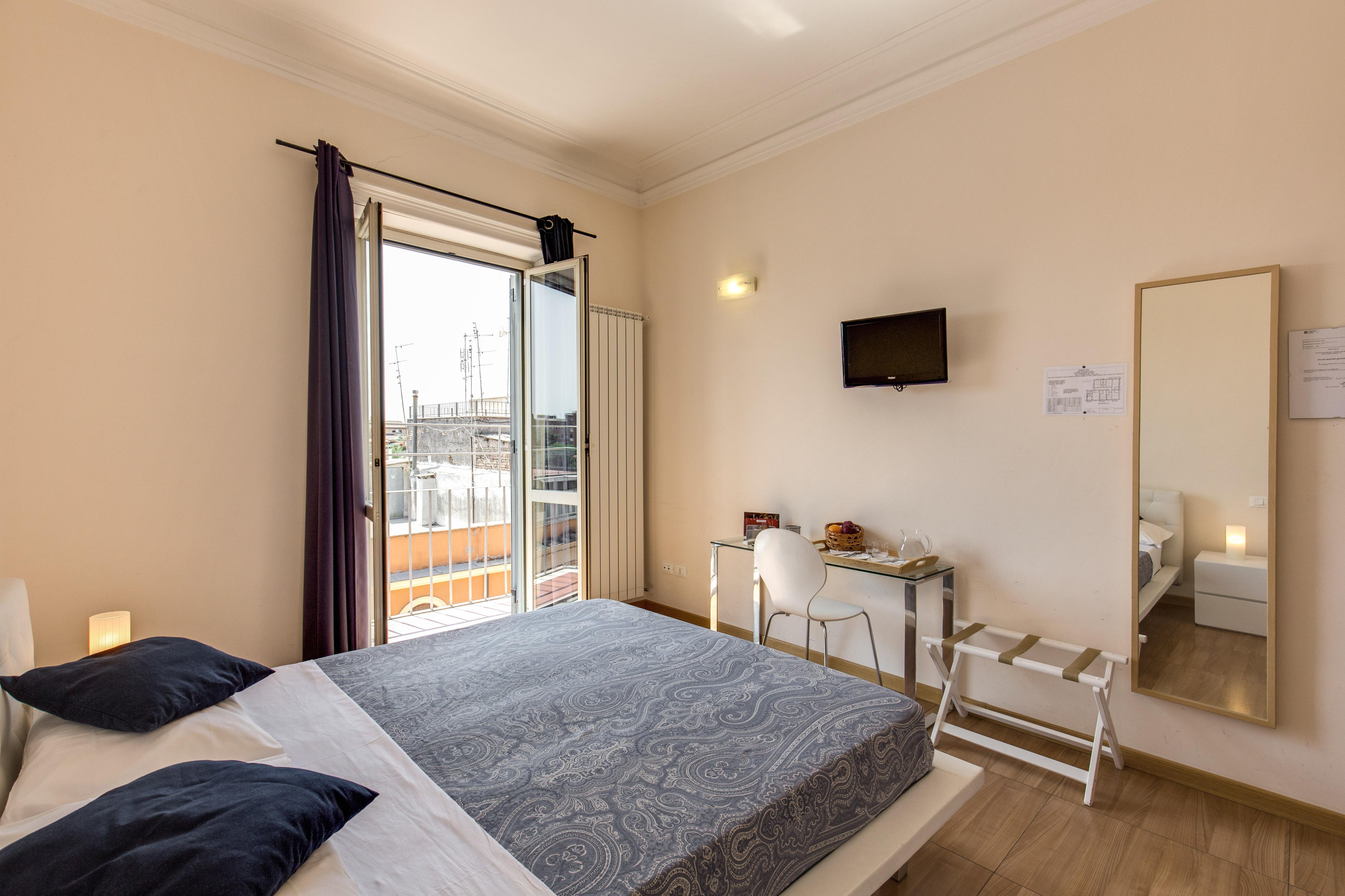 Bon Ton Design Rooms By Dot Suites Affittacamere 3*